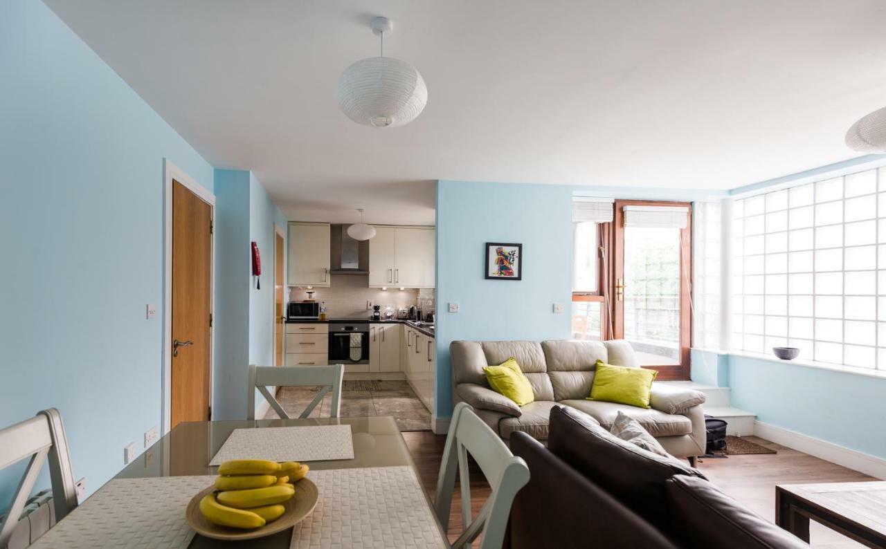 Spacious 2-bedroom Near O'connell St Appartement *